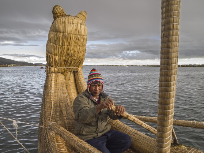 Balsa boat made of totora reeds © Mrpeak | Dreamstime