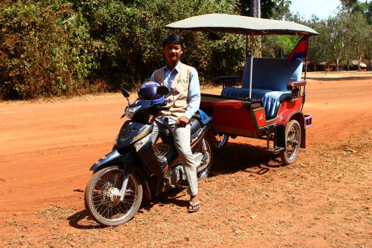 Cgo yong tuk tuk in Cambodia © Siriusthestar | Dreamstime