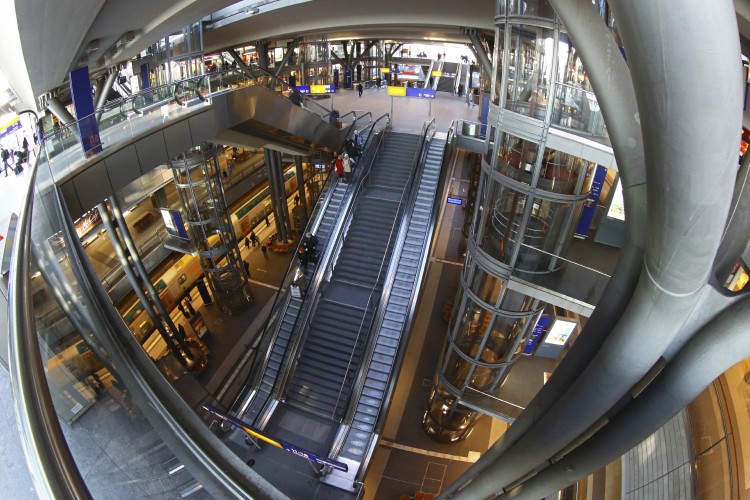 Hauptbahnhof Central Station © Manakin | iStock