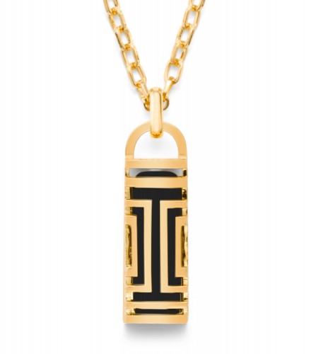 Tory Burch Necklace © Fitbit