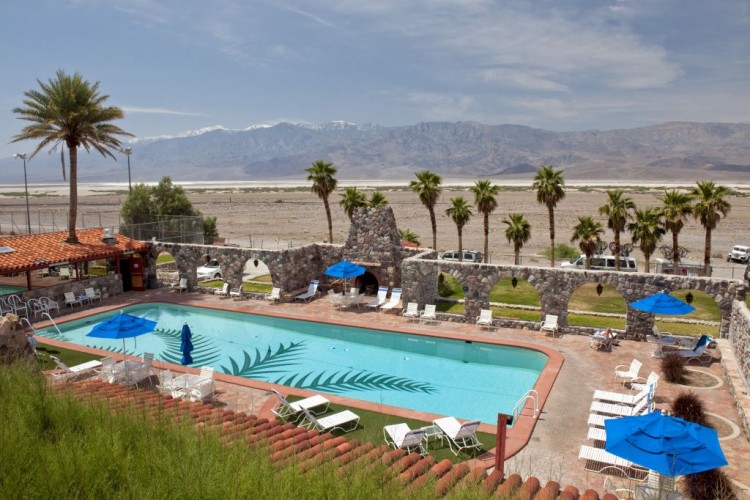 Furnace Creek Resort, Swimming Pool © Blueice69caddy | Dreamstime