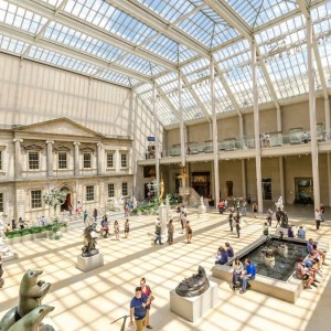 Charles Engelhard Court, Metropolitan Museum of Art, New York City © Alexpro9500 | Dreamstime 44244412