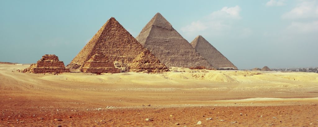 Giza Necropolis, Egypt © Mikhail Dudarev | Dreamstime