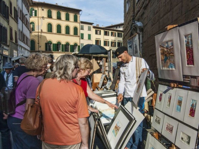 Art vendor of Florence, Tuscany, Italy © Wallaceweeks | Dreamstime