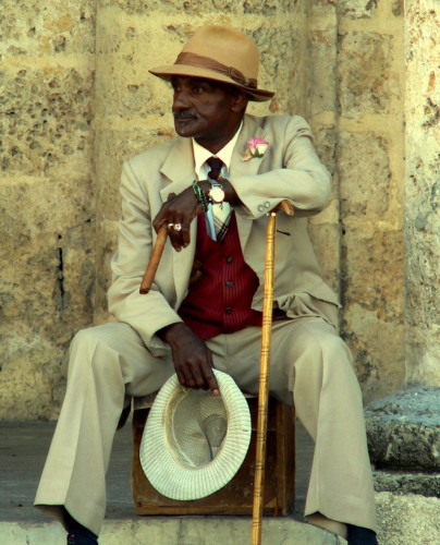 Cigar vendor in Havana, Cuba © Les Haines | Flickr