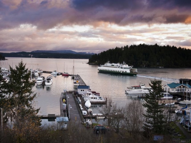 Friday Harbor in the Puget Sound, Washington © Edmund Lowe | Dreamstime 35790634