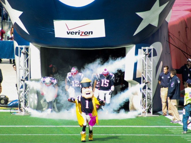 The New England Patriots entering Gillette Stadium, Boston, Massachusetts © Jerry Coli | Dreamstime 34735464