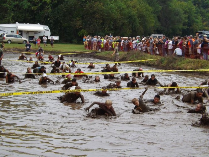 Tough Mudder, Marine Mude Run, Green Hill Park, Virginia © Larry Metayer | Dreamstime 33840847