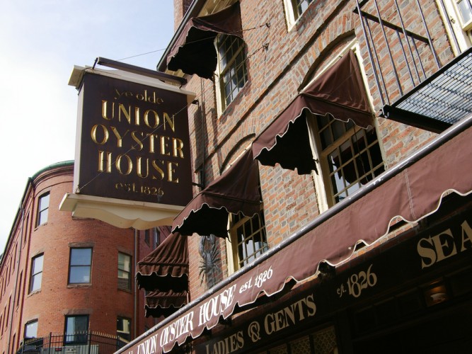 Union Oyster House, Boston, Massachusetts © Chris schmich | Flickr