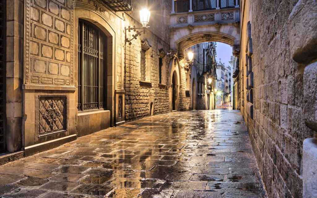 Carrer del Bisbe, Gothic Quarter, Barcelona © Sergey Dzyuba | Dreamstime Spain