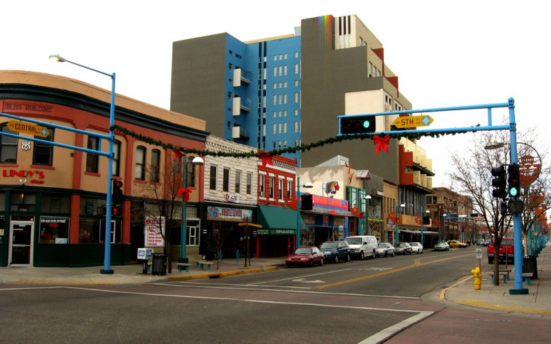 Central Avenue as seen from the KiMo Theatre, Albuquerque, New Mexico © Ken Lund | Flickr