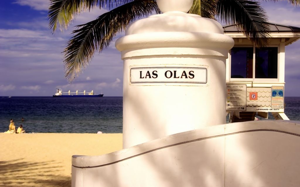 Las Olas Boulevard, Fort Lauderdale, Florida © Loulouphotos | Dreamstime 3946167