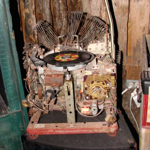 Spinning some dub at Floyd's Pelican Bar, St. Elizabeth, Jamaica © Dubdem South System | Flickr