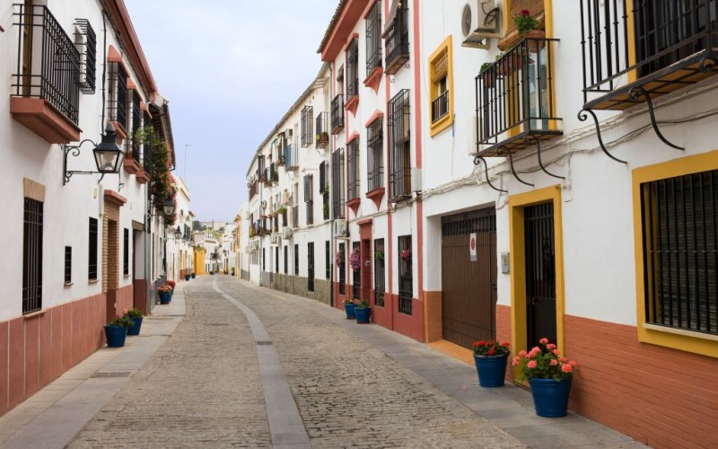 Traditional Architecture of Old Town in Cordoba, Spain © Artur Bogacki | Dreamstime 25910042