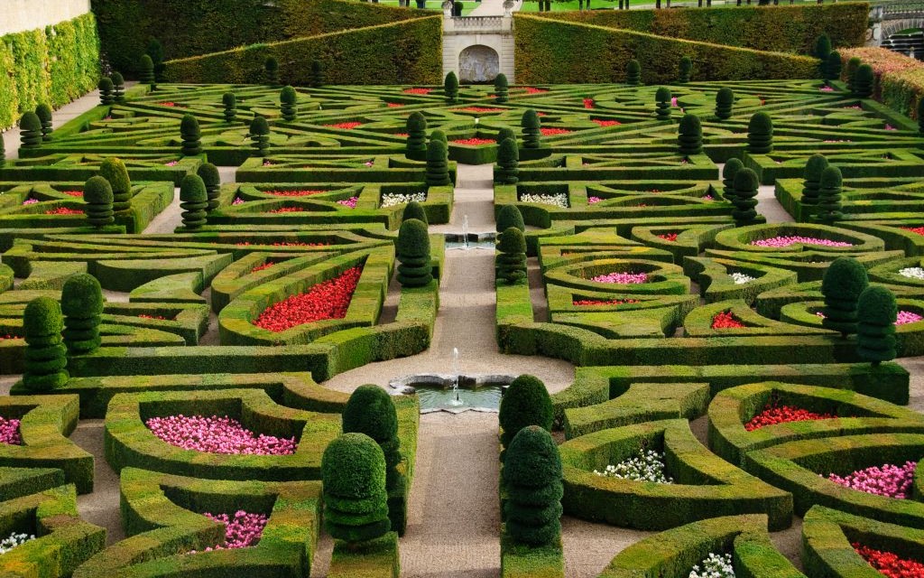 Villandry Chateau of the Loire Valley, France © Alison Cornford-matheson | Dreamstime 7295187