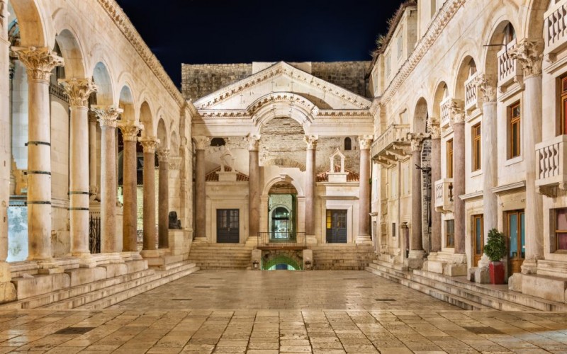 Diocletian's Palace in Split, Croatia © Carolannefreeling | Dreamstime 44560273