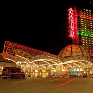 Fallsview Casino, Niagara Falls of Ontario, Canada © Aleela | Dreamstime 41385181