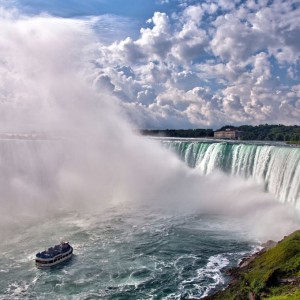 Maid of the Mist of Niagara Falls, Ontario, Canada © Jruffa | Dreamstime 32775763