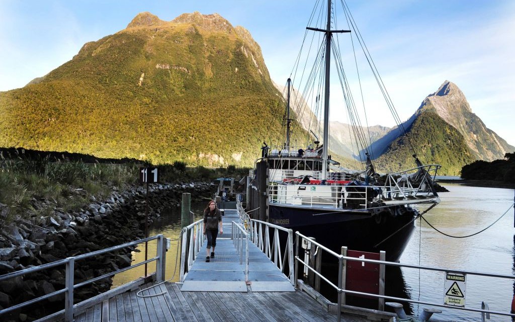 Milford Sound, Fiordland National Park, New Zealand © Lucidwaters | Dreamstime 30735948