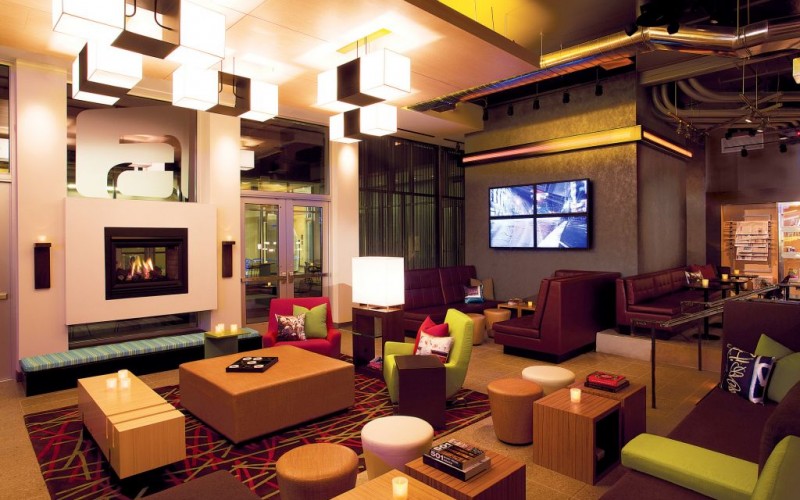 alflo-72528-Re mix SM lounge (2) © Aloft Hotels