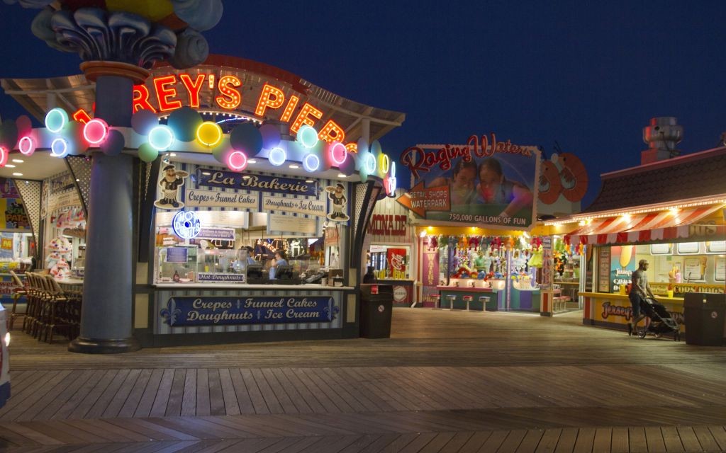 Morey's Pier on the Wildwood Boardwalk, New Jersey © Judith Bicking | Dreamstime 45538490 3mb