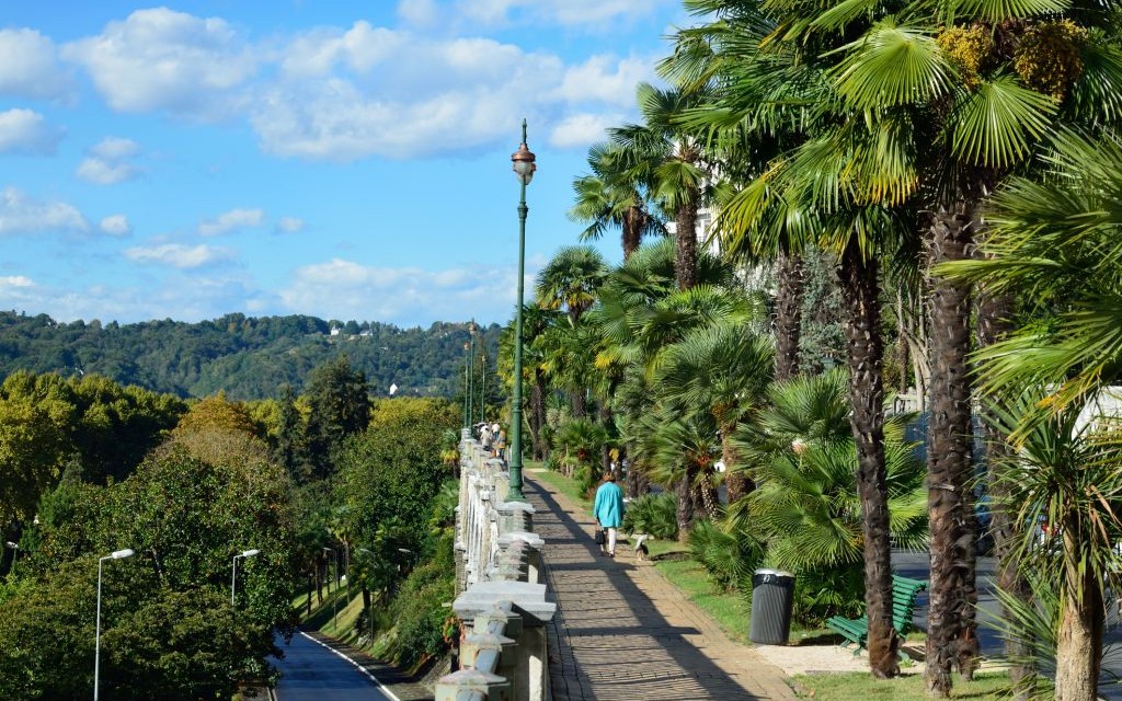 Boulevard des Pyrenees, Pau, France © Oksana Mitiukhina | Dreamstime 45907312