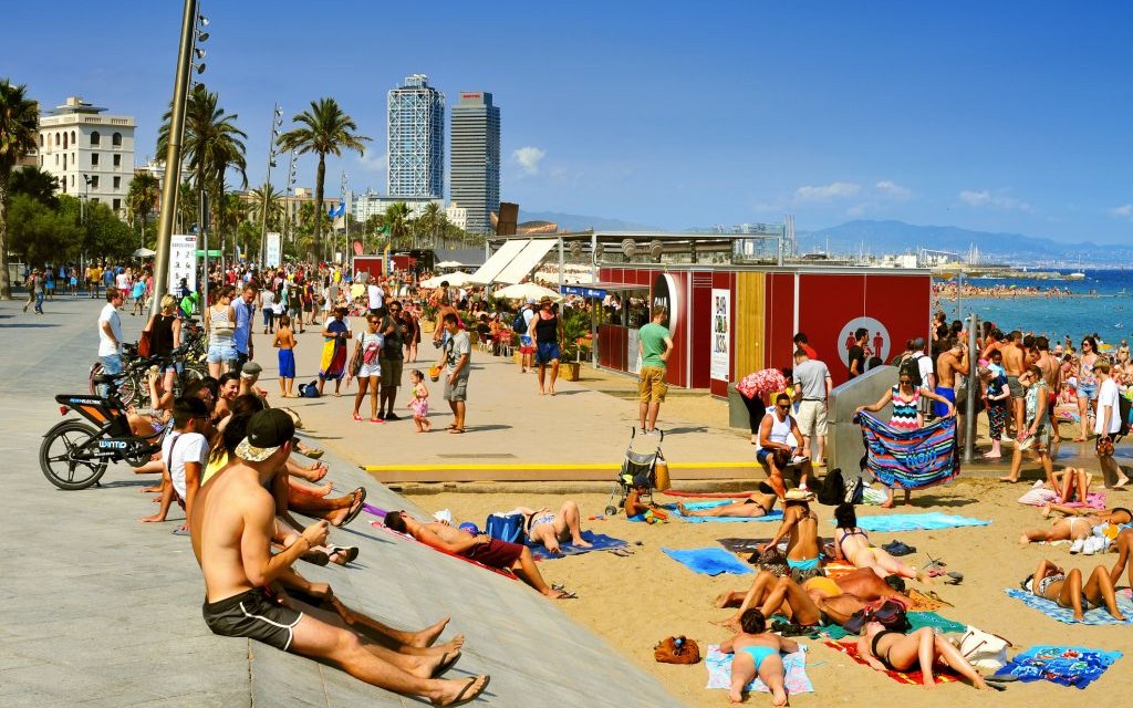 La Barceloneta Beach, Spain © Juan Moyano | Dreamstime 43744084