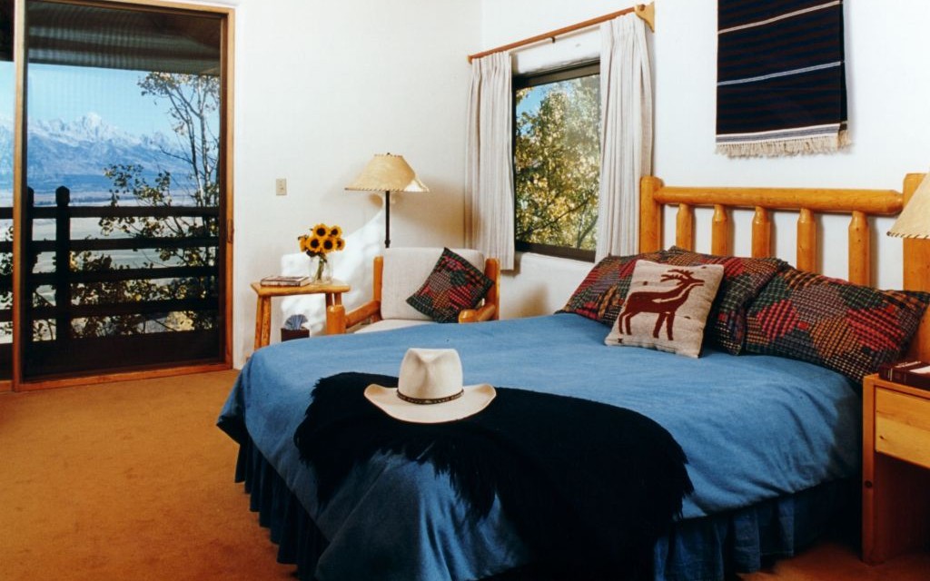 hotel_room © Spring Creek Ranch