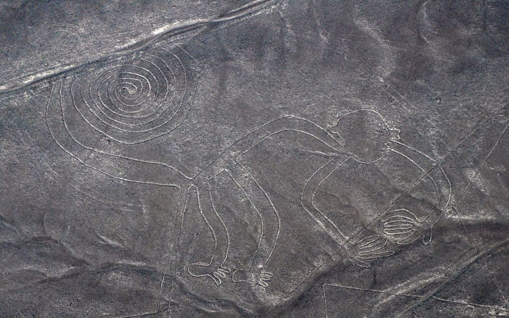 Nazca Lines, Peru © Tr3gi | Dreamstime 21351141