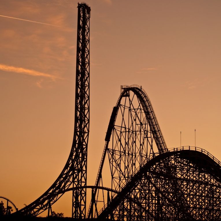 Six Flags Magic Mountain, Valencia, California © Billyhoiler3 | Dreamstime 12107247