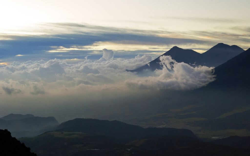 Acatenango and Fuego, Guatemala © James Crawford | Dreamstime 24319519