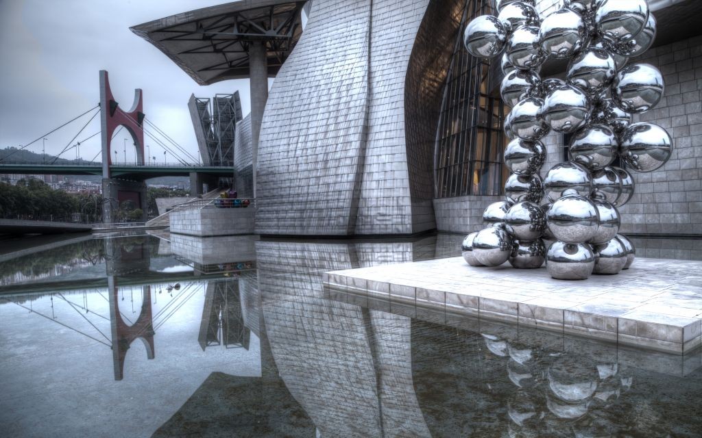 The Guggenheim Museum in Bilbao, Basque © Garcef | Dreamstime 42889000
