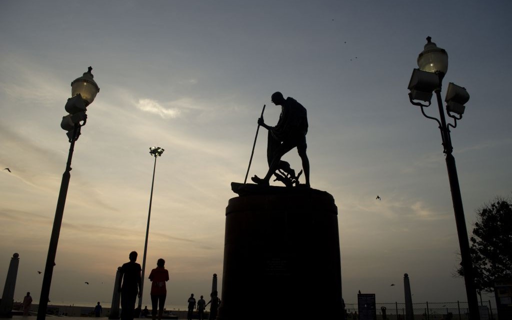 Mahatma Gandhi Statue, Marina Beach, Chennai, India © Vikiclicks | Dreamstime 53938348