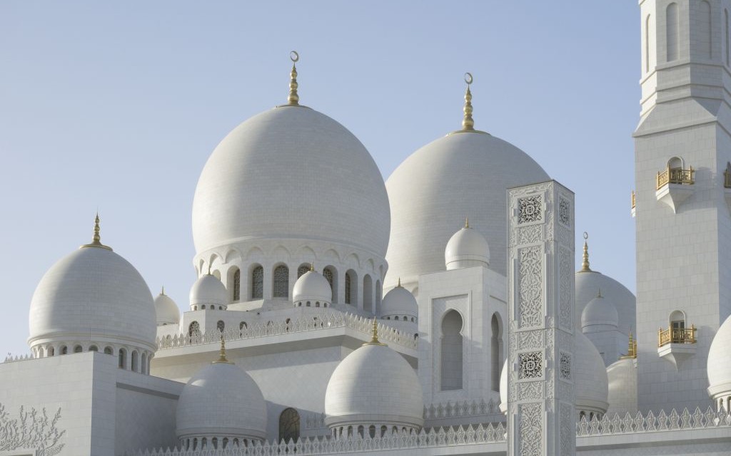 Sheikh Zayed Mosque, Abu Dhabi, United Arab Emirates © Lupolucis | Dreamstime 51358832