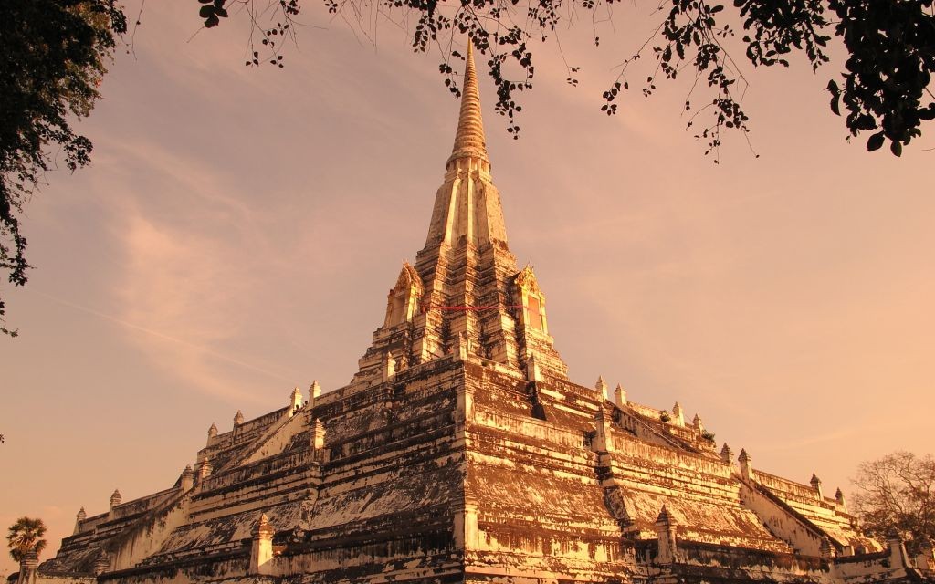 Wat Phu Khao Thong, Ayutthaya, Thailand © Aphichat Engchuan | Dreamstime 20008286