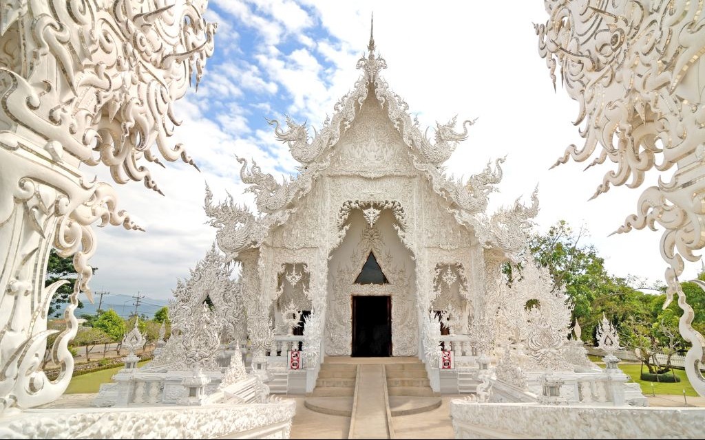 Wat Rong Khun, The White Temple of Thailand © Phittavas Phupakdee | Dreamstime 55851554