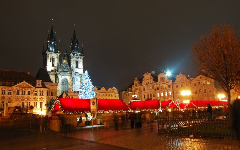 Christmas in Prague, Old Town Square © Povalec | Dreamstime