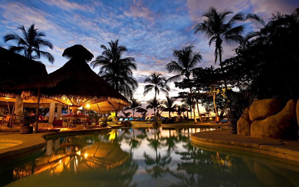 Costa Rica Swimming Pool Resort Bar © Kjersti Joergensen | Dreamstime 22218889