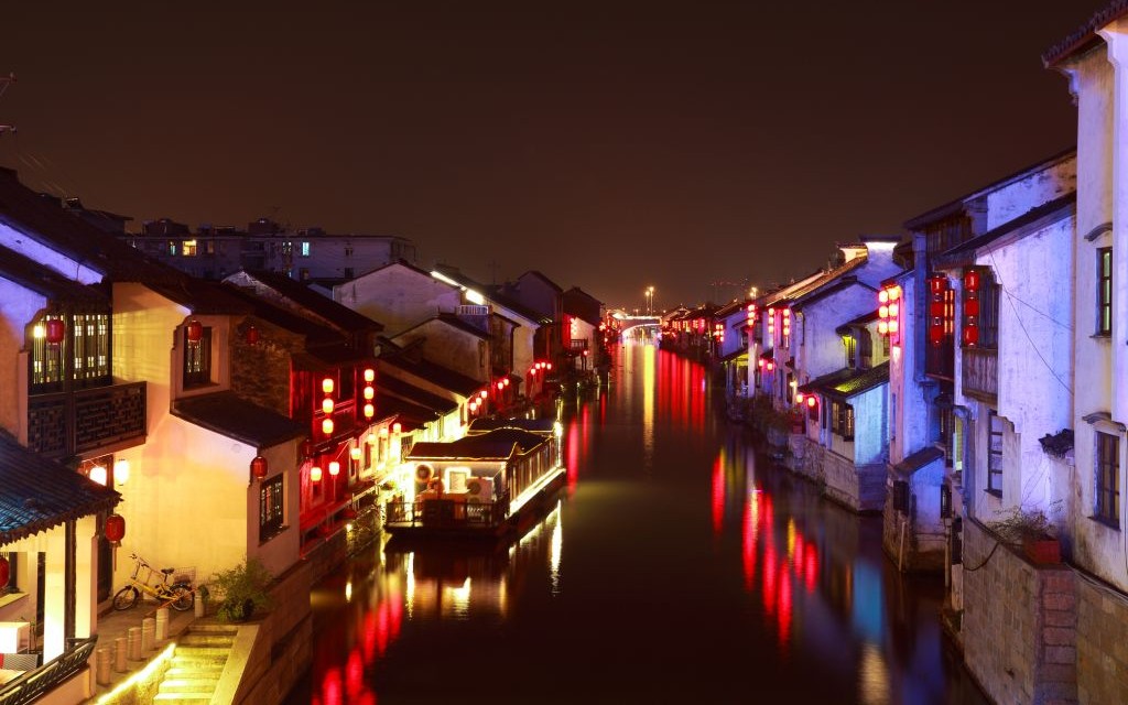 Grand Canal, Hangzhou, China © Ipadimages | Dreamstime 41396434