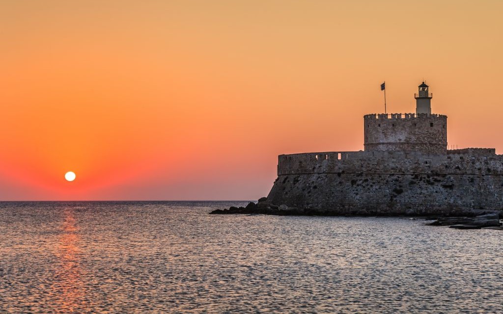 St. Nikolaos Fortress, Mandraki Harbour, Rhodes, Greece © Porojnicu | Dreamstime 33471982