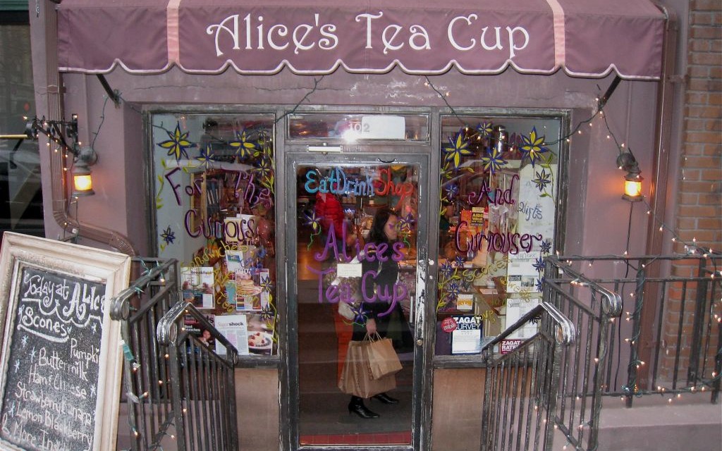 Alice's Tea Cup, New York City © Steve Isaacs | Flickr