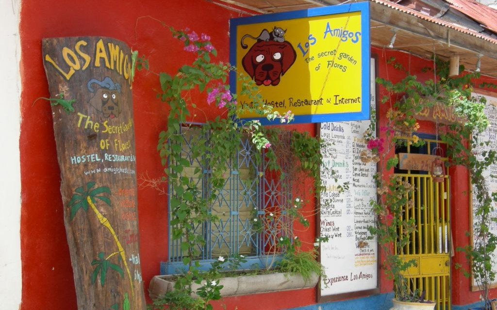 Hostel Los Amigos, Flores © John Barrie | Flickr