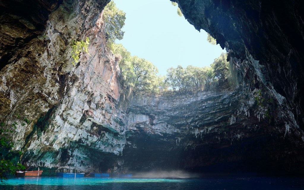 Melissani Cave, Greece © Athina Psoma | Dreamstime 44908373