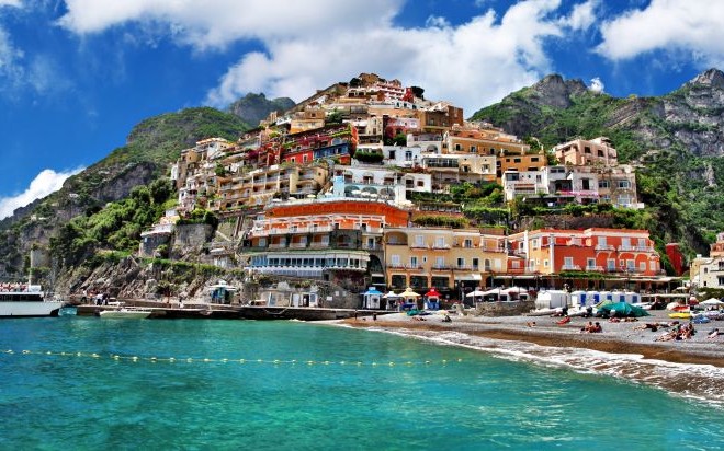 Positano, Italy on the Amalfi Coast © Freesurf69 | Dreamstime 26968677