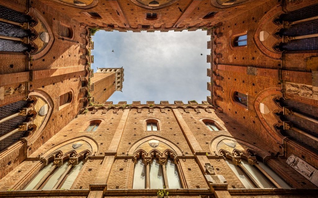 Torre del Mangia Tower, Siena, Italy © Shahid Khan | Dreamstime