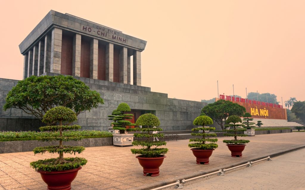Ho Chi Minh Mausoleum, Hanoi, Vietnam © Luciano Mortula | Dreamstime 21826452