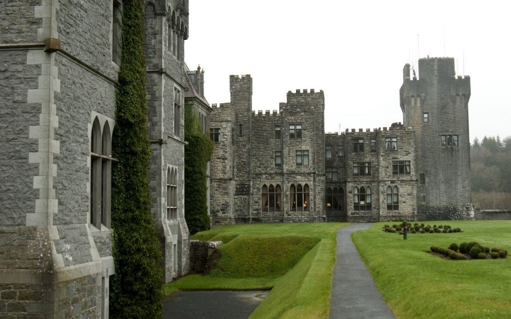 Ashford Castle, Ireland © Rodrigobellizzi | Dreamstime 33327246