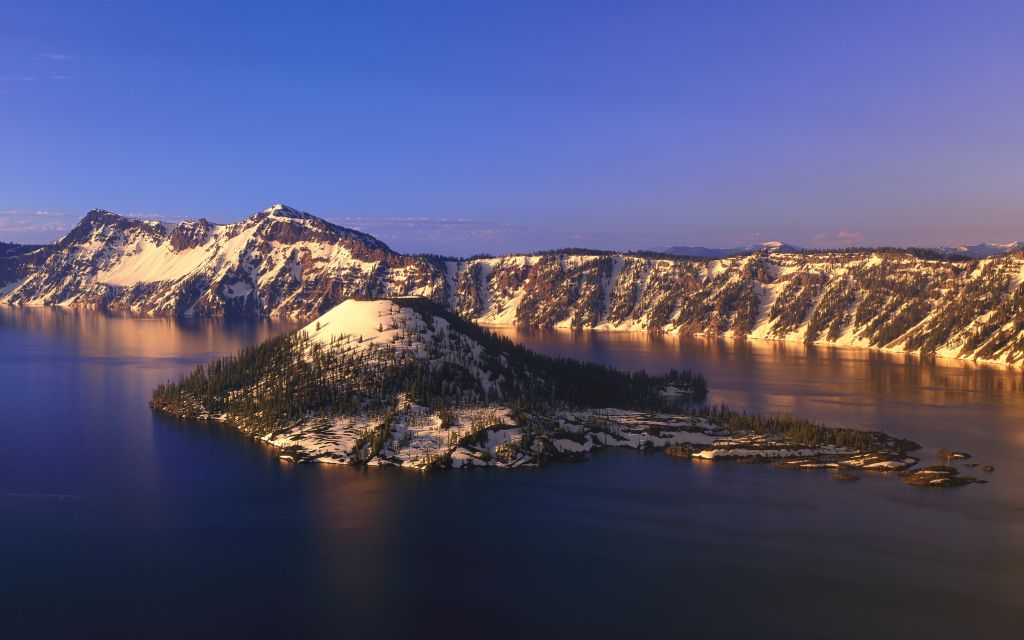 Crater Lake National Park in Oregon © Americanspirit | Dreamstime 26262113