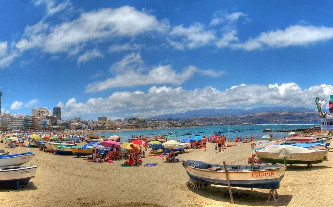 La Playa de Las Canteras, San Sebastian, Spain © Oscar Paradela | Flickr