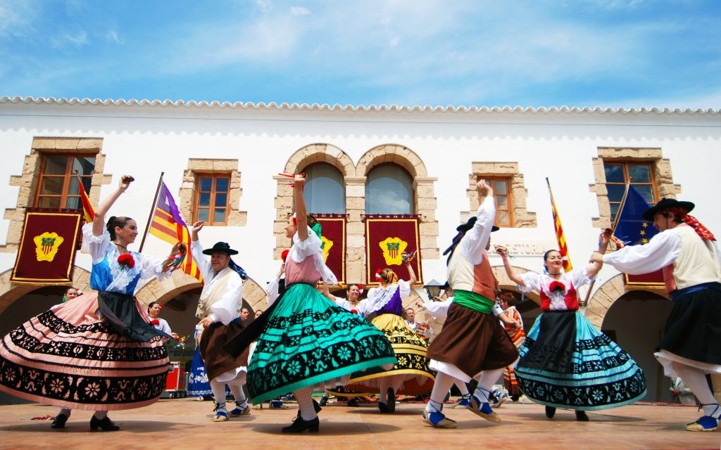 Spanish Dancing in Santa Eularia, Ibiza © Tamas | Dreamstime